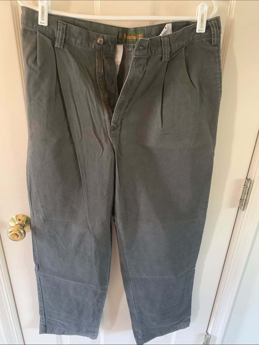 Timberland Men's Khaki Green Pleated Chino Pants